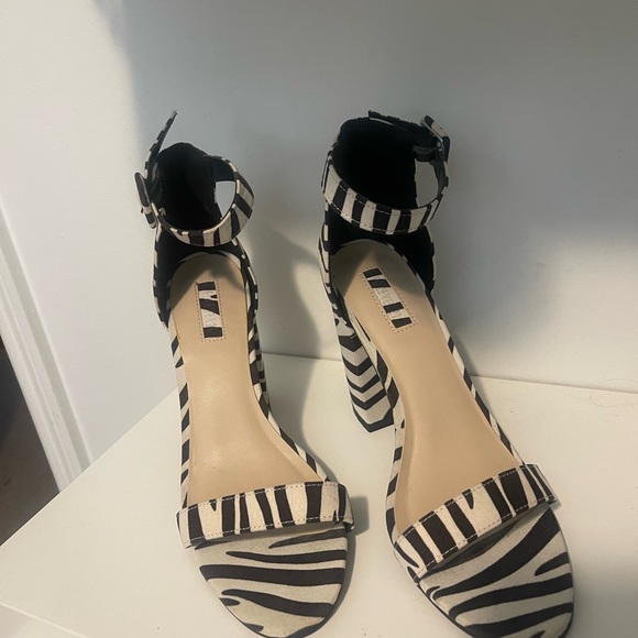 Zebra heels - Picture 3 of 4